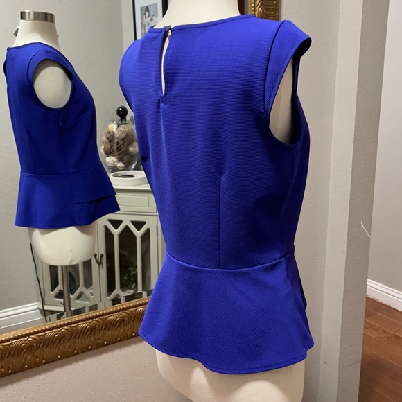 Ann Taylor Blue Blouse with Elegant Design - Picture 2 of 10